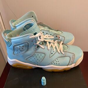 Jordan Blue Retro High-Top Sneakers